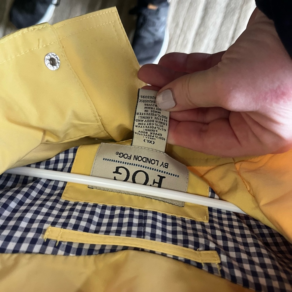 Adorable London Fog Yellow Women's Jacket - Picture 3 of 7